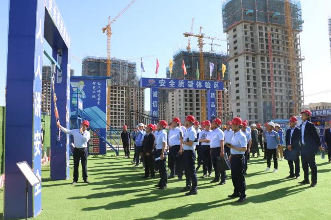 泓源公司开展安全生产月活动——重点建设项目观摩学习(图2) 泓源公司开展安全生产月活动——重点建设项目观摩学习(图2)