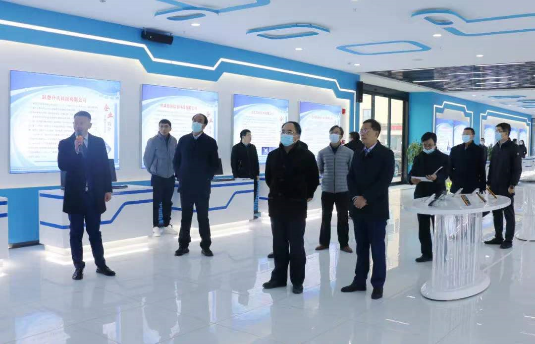 唐如海督查调研市产投集团改革发展情况(图2) 唐如海督查调研市产投集团改革发展情况(图2)